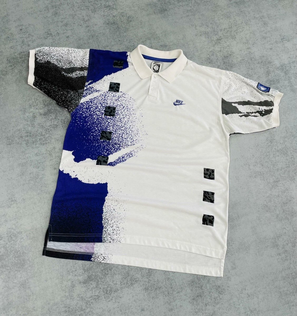 serpientedegas's tweet photo. Duele ver que hay 300 millones de páginas chinas con réplicas retro de camisetas de futbol, y ninguna con las joyas del tenis. https://t.co/qYomKr3oZc