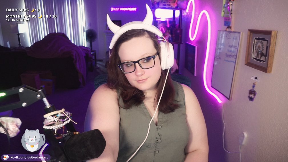 sorry im late got a baby headache but lets play some fortnite

💜 twitch.tv/justjordansart
❤️ youtube.com/live/g1Fhl1I4w…