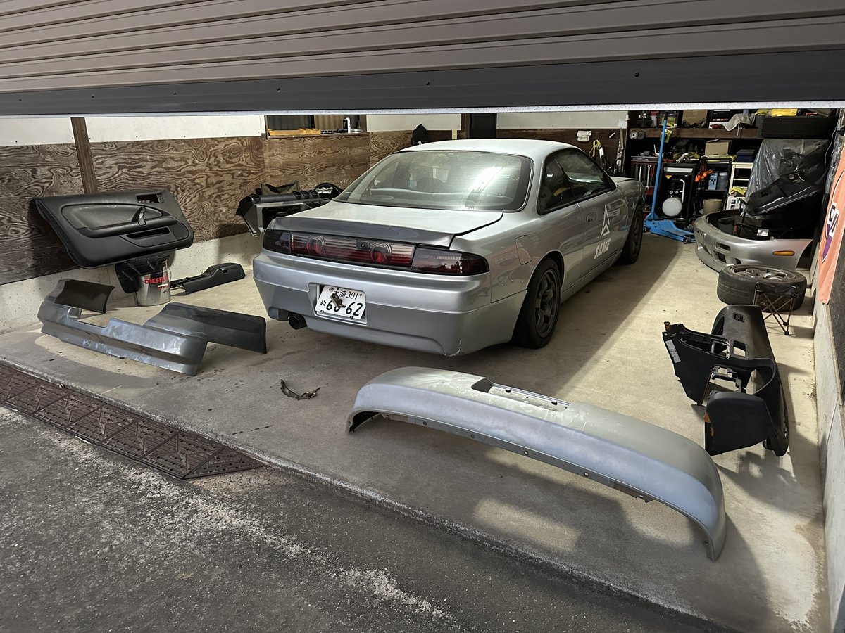 純正バンパーを引っ張り出してきました。