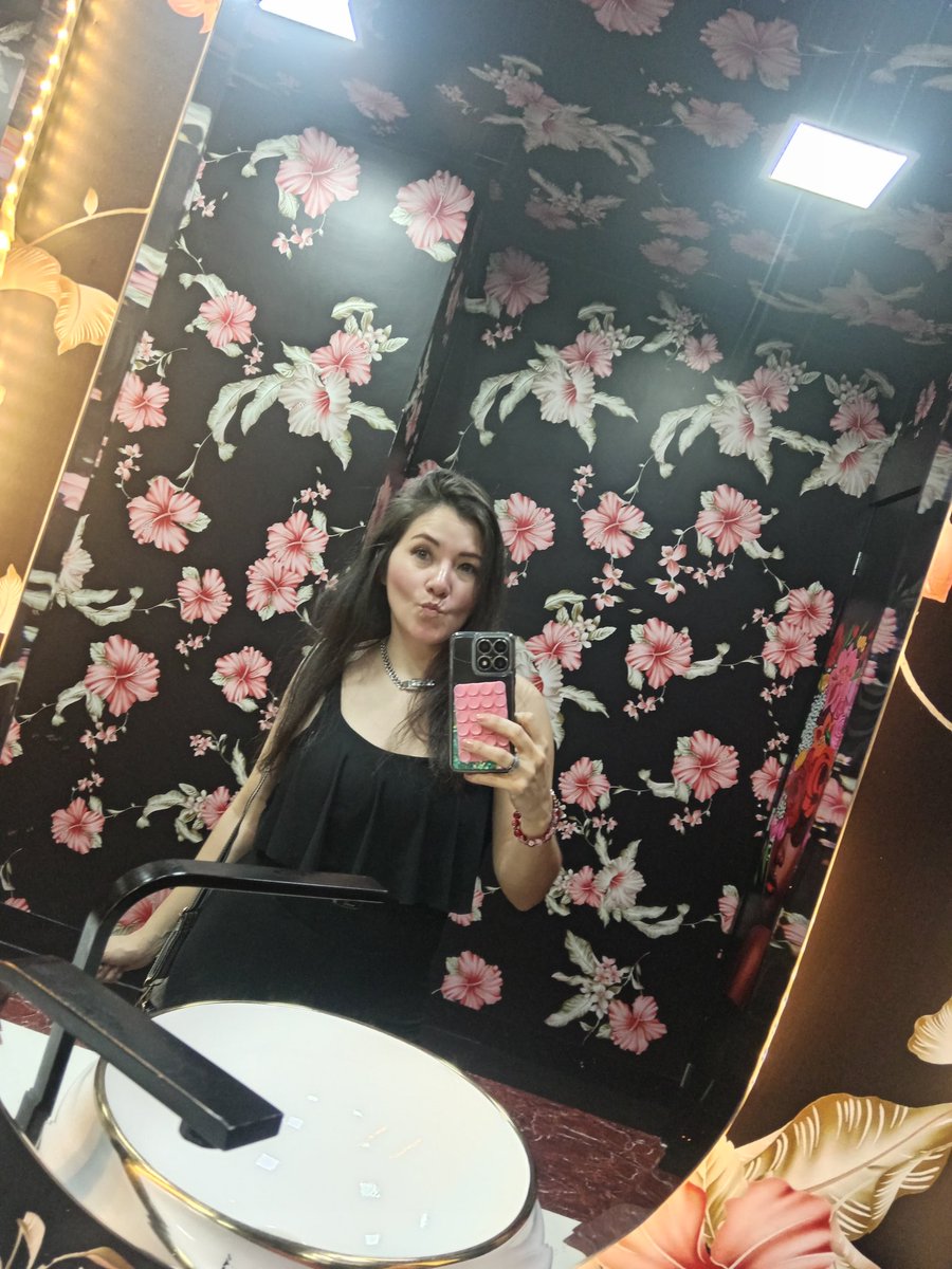 IdaliaMolina's tweet image. Twitter te he descuidado jajaja #lastnight