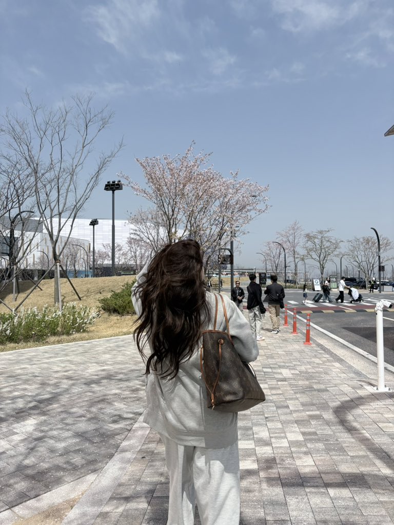 ramililyy's tweet photo. Annyeonggg แวะเอาดอกพดกดมาฝาก🌸🇰🇷 https://t.co/XpRqT52klu