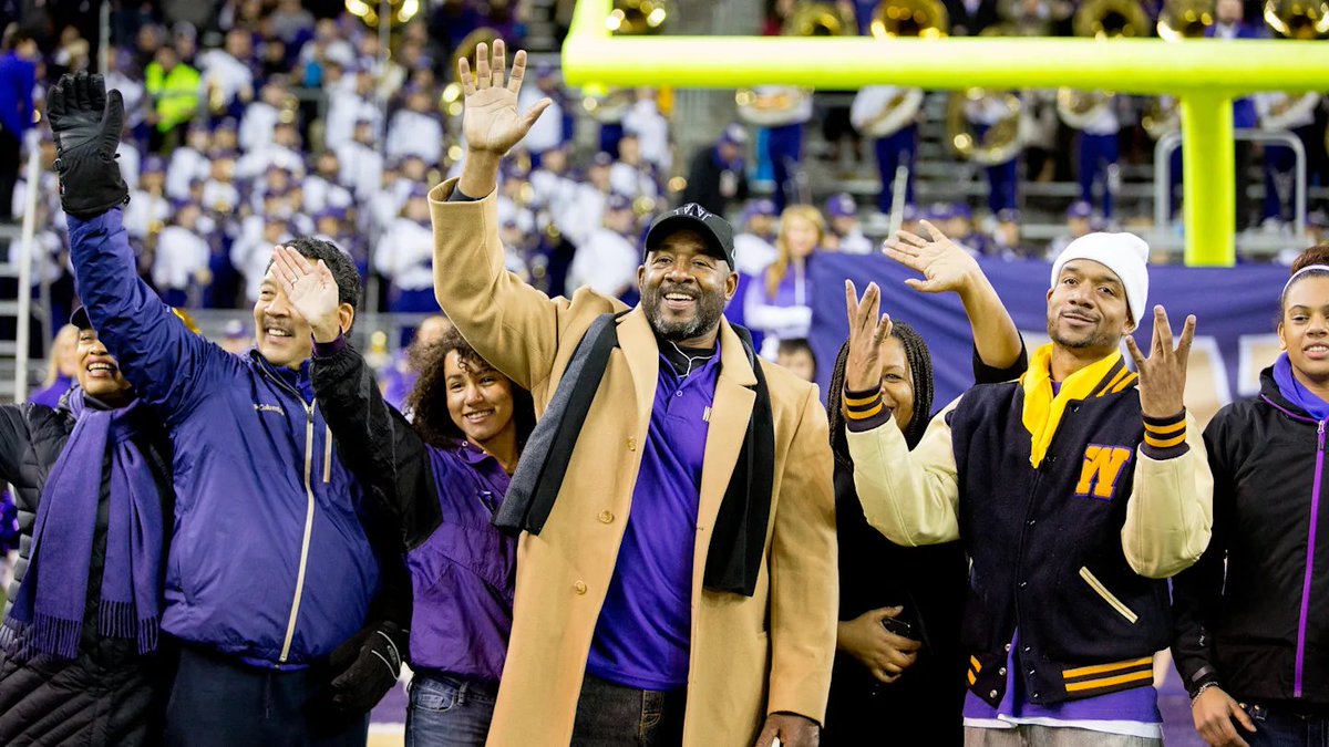 InMemoriamX's tweet image. RIP Doug Martin, NFL Defensive End
Minnesota Vikings (1980–1989)
All-Pro (1982)
NFL Sacks Leader (1982)
Washington Huskies
All-American
2× All-Pac-10
All-Pac-8
#InMemoriam #RIP