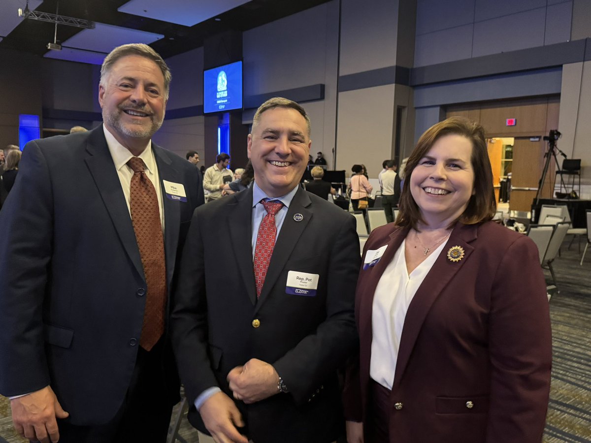 JoyforKS's tweet photo. I am pro-life — that’s a nonnegotiable for me. And so many Kansans at the Kansans for Life dinner in Overland Park agreed! Every life had value, no matter the circumstance. As your next Governor, every policy, budget decision, and discussion will be through a lens of how we honor and value people, including the unborn.