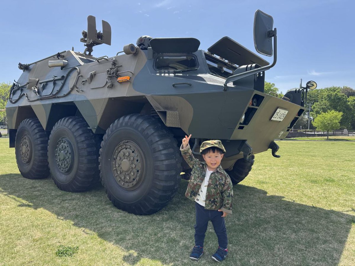 gunma_pco's tweet photo. 【#オーサムフェス2026】
昨日のオーサムフェス2026で、装備品展示の #８２式指揮通信車 は多くの来場者から大人気だったダルよ☺️

ゴールデンウィークも群馬地本はイベント沢山ダルから、みんな遊びに来てダルね😆

#第１２旅団司令部付隊
#第１２旅団
#群馬地本
#邑楽町
#群馬県 https://t.co/reB2n6v3bM