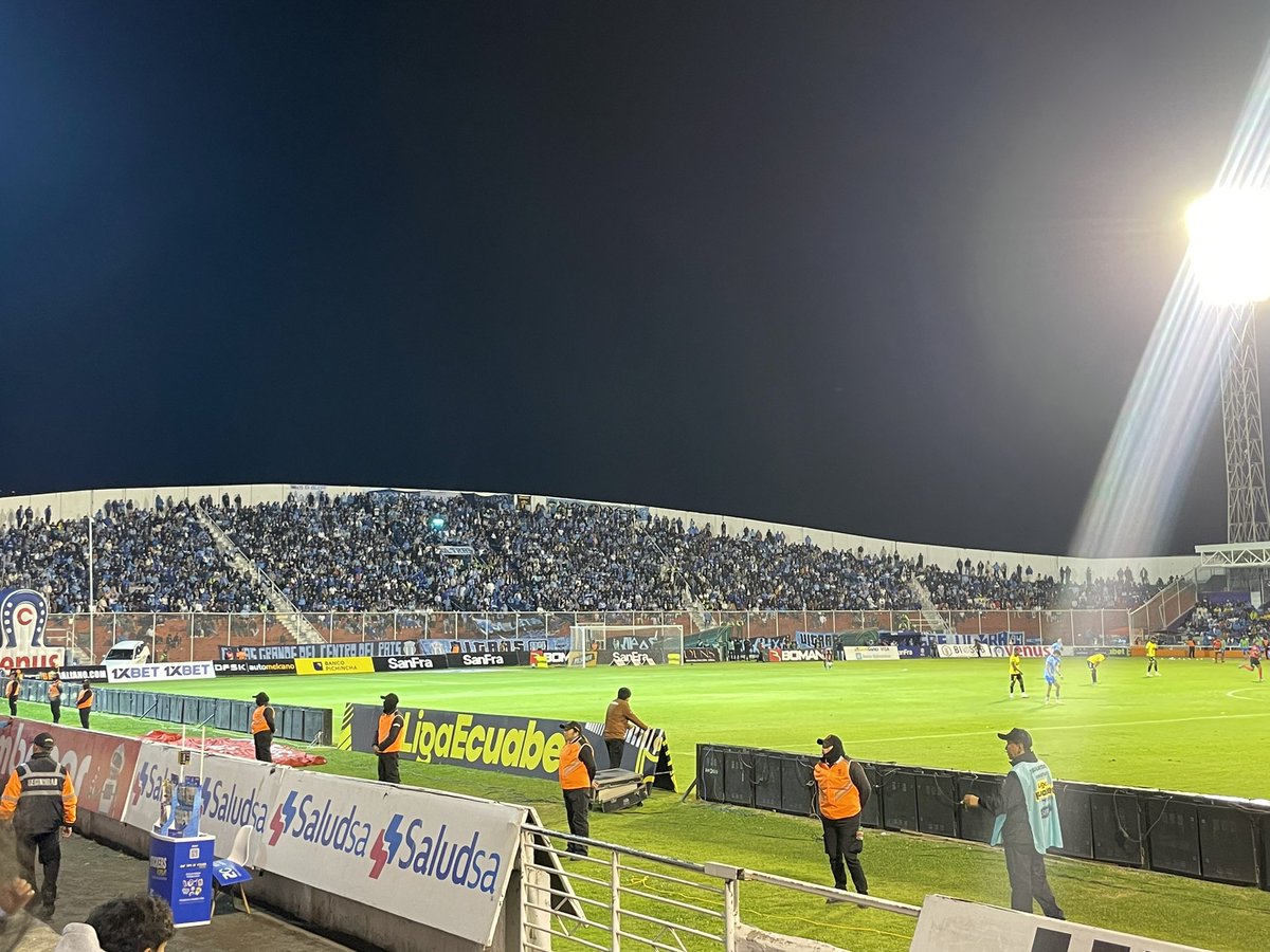 Hay que sufrir para ganar !!!
Un primer tiempo donde el equipo sin ideas, falta de definición.
Pero una segunda mitad totalmente espectacular, el Topo debe haberse mandado una charla legendaria 

Macara lo gana a lo Macara
Gracias por esta felicidad mi Macara 🙌😭🩵