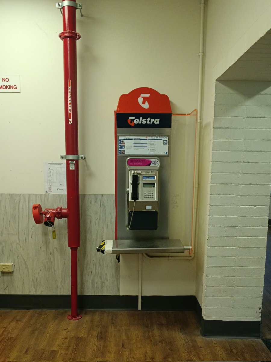 IceStationSpmda's tweet photo. I found the payphone hidden in the basement of the hospital https://t.co/EGhGwr9aAB