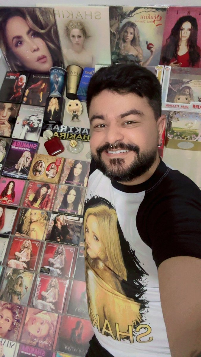 WesFeitosa's tweet photo. 30 anos sendo fã da dona da América Latina com muito orgulho @santander_br @voude99 @cea_brasil me nota, tô aqui implorando pra ver a minha ídola de uma vida inteira de pertinho
#SantanderConLaReina #ShakibackSantander #TMNR https://t.co/3IrN5E1adv