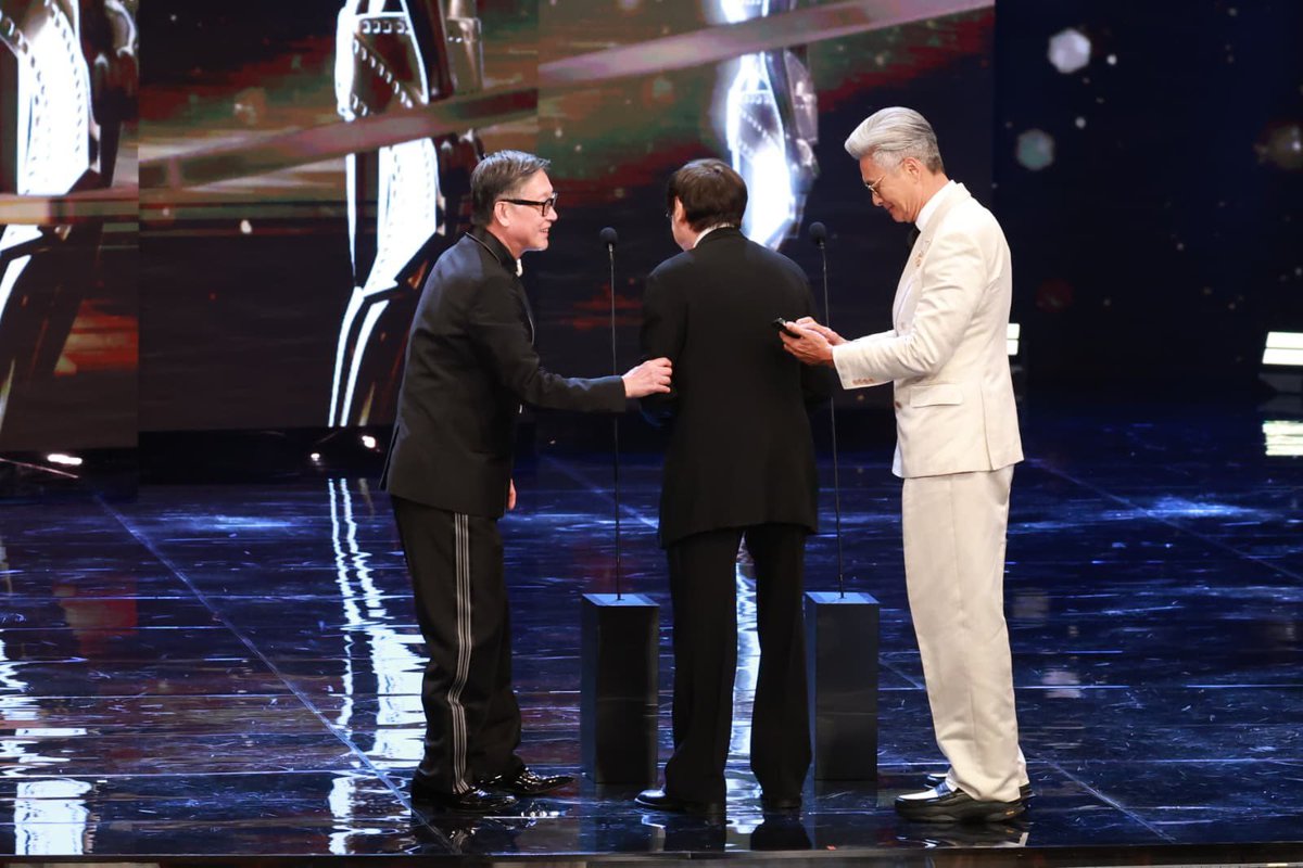 3863（彡八ル） tweet media