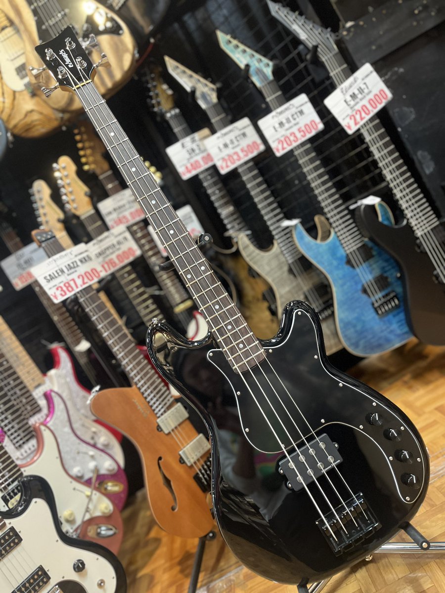 esptechhouse's tweet image. おはようございます🌞
#テクハスタッフサカモト です！

昨日のハイスタKアリーナ公演いかがでしたでしょうか！？
当店でHi-STANDARDのコピーバンドが組めます！遠方からいらっしゃった方も是非お立ち寄りください！

本日も19:25まで営業しております！
#ESP #ESPテクニカルハウス #ギター #ベース