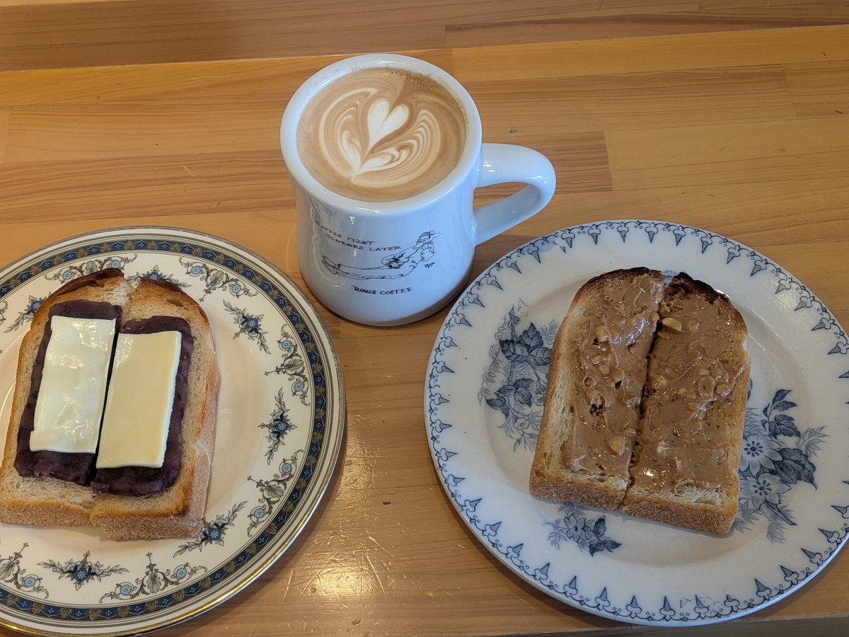 chelpre_daisuki's tweet photo. みっちゃんオススメのおしゃれなカフェ来たのにトースト2つ頼むというわんぱく食いしてしまった
#日向坂ちゃんねる
#平岡海月
#ROWSCOFFEE https://t.co/YCP5c7J3M3