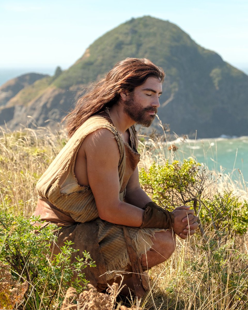 El Señor a menudo nos llama a reunirnos con Él en lugares santos. Para Nefi, ese lugar fue un monte cercano (1 Nefi 17:7). Para nosotros, nuestro lugar santo puede ser el templo u otros lugares sagrados de contemplación y oración.

¿De qué manera ha transformado tu vida el