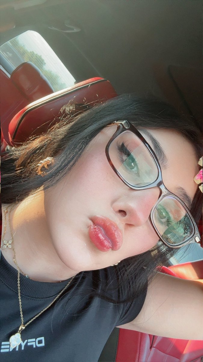 vanessaaasr's tweet photo. 🤓 https://t.co/IncNcJg2Ih