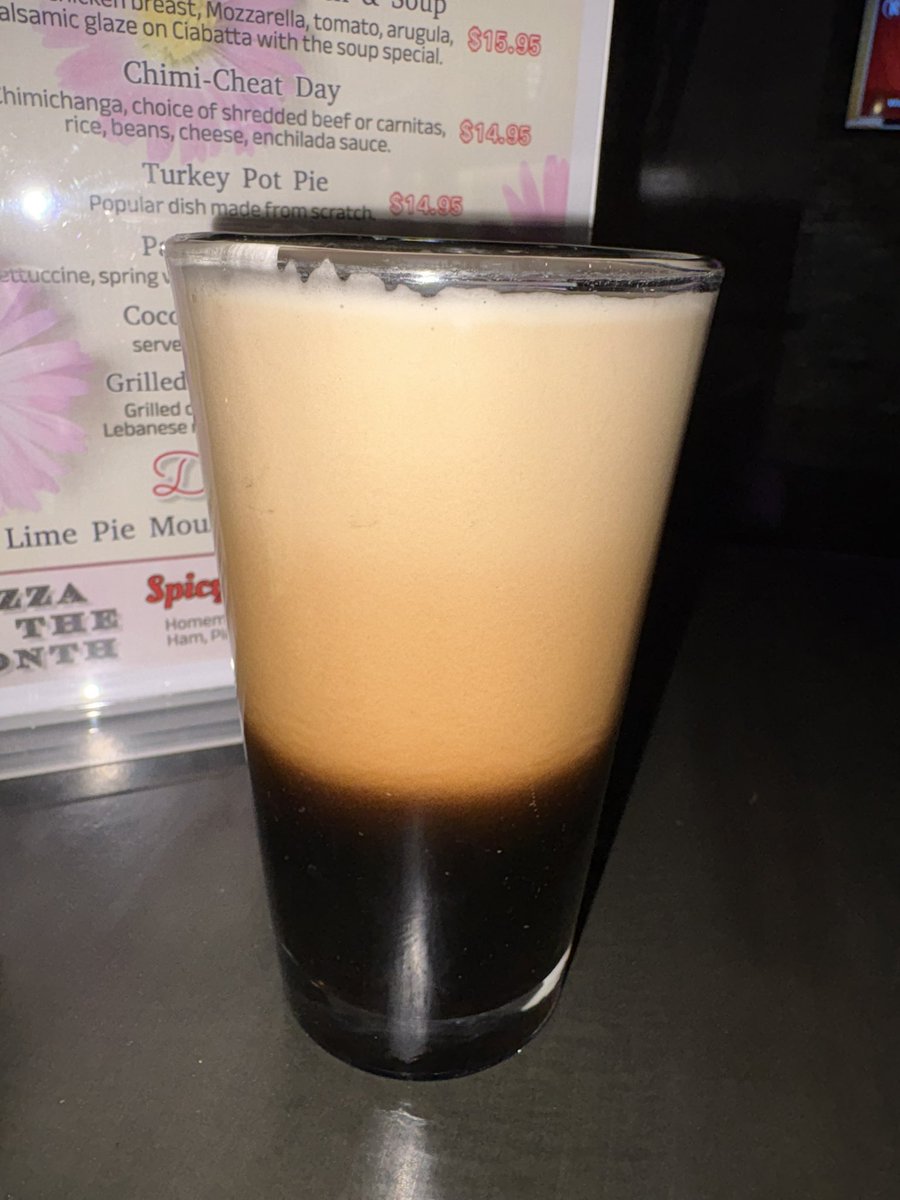 RadioDystopia's tweet image. Worst Guinness pour ever.  #guinness #worstguinnesspour #badpours #lasvegas