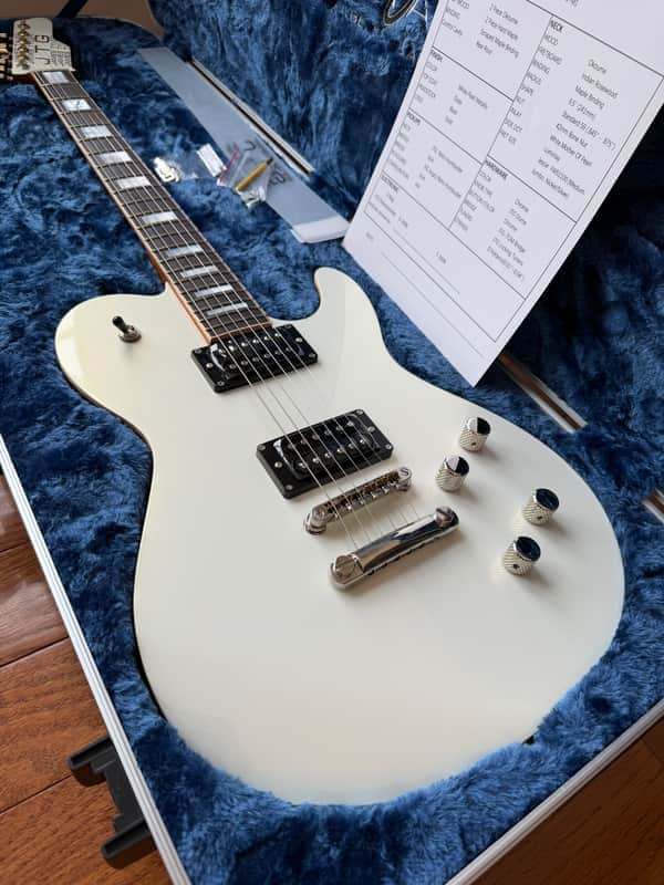 TheGuitarPit's tweet image. 🎸 2025 James Tyler M1 - White Pearl Metallic
💰 $1,599 · Mint Condition
🔗 theguitarpit.com
#guitar #reverb #jamestyler #theguitarpit