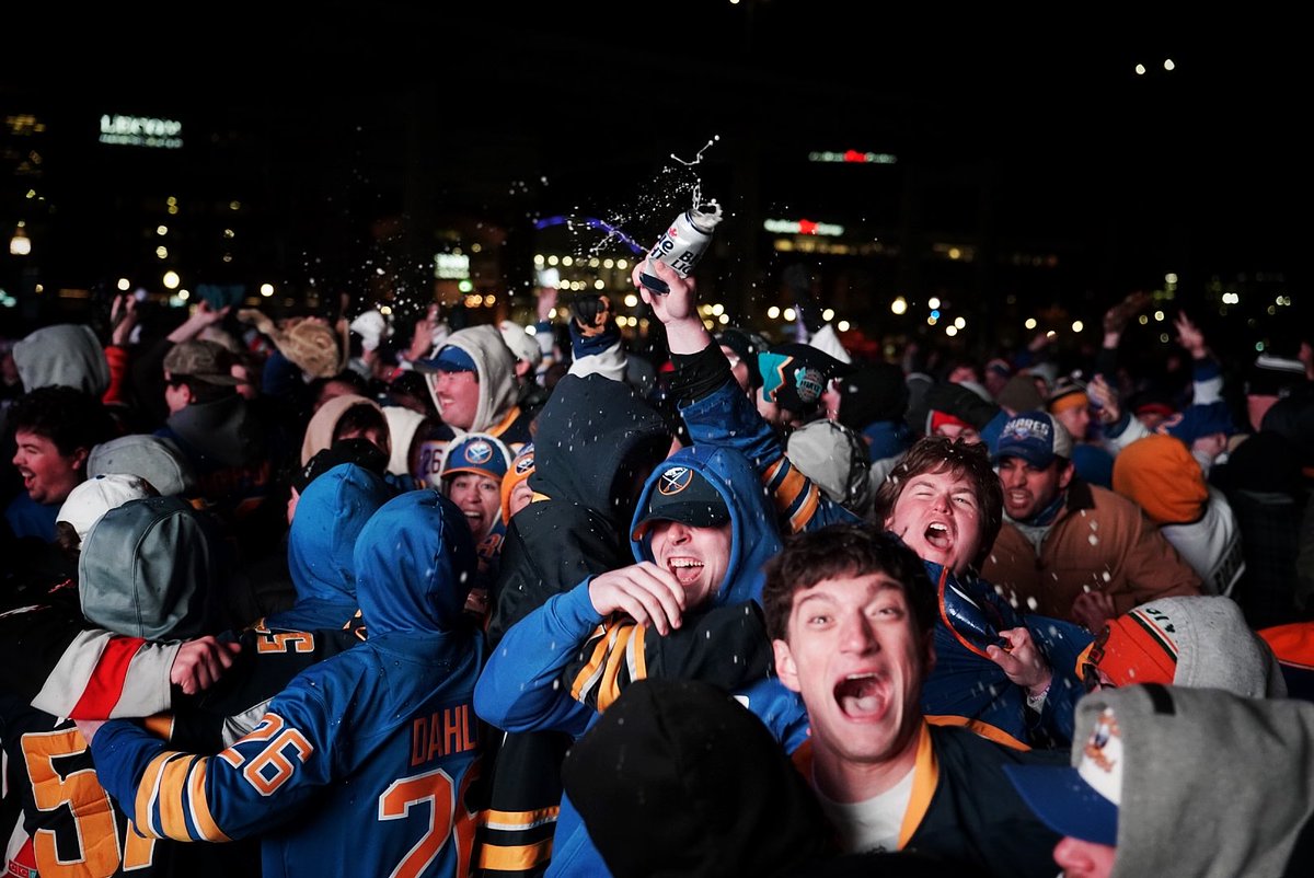 Bessex_Joshua's tweet image. #Sabres fans celebrate #Buffalo’s first playoff goal since 2011.

@TBNSports @ByMHarrington @rachelmlenzi @LLysowski