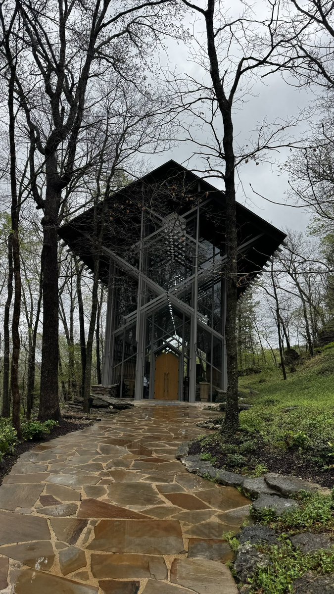 cspatrick417's tweet photo. Had an amazing Easter weekend in Eureka Springs, AR.  Thorncrown Chapel was amzing and @1886Crescent Hotel was amazing! A must visit. https://t.co/8m9jeJEF7v