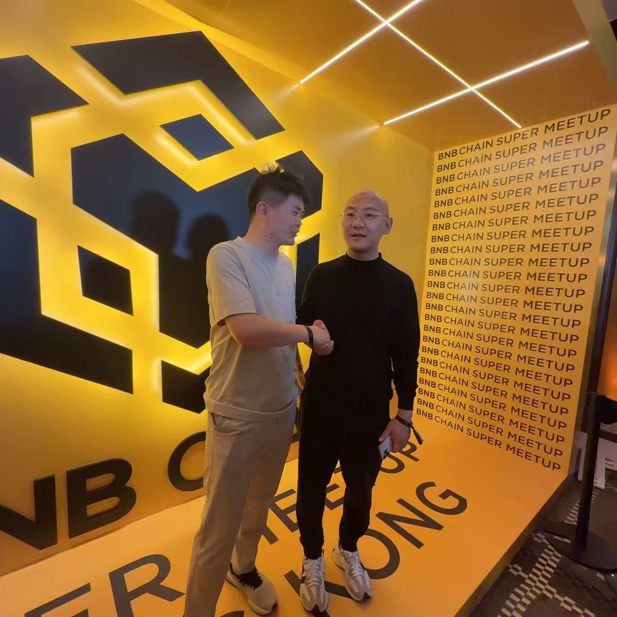 独领风骚必暴富 tweet media