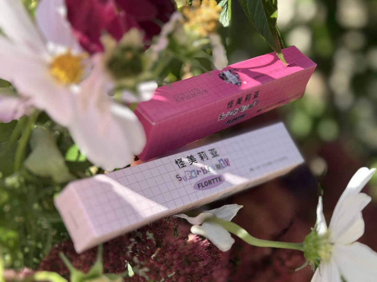 Righteous_Anna's tweet image. Next up… be a floral fairy 🧚‍♀️ @YesStyle Flortte Special Edition Heartshaped Lipsticks. It’s so nourishing just like lip balmsss. A look at day, going on the Righteous way 🗻
#makeup #cosmetics #beauty #trending #viral