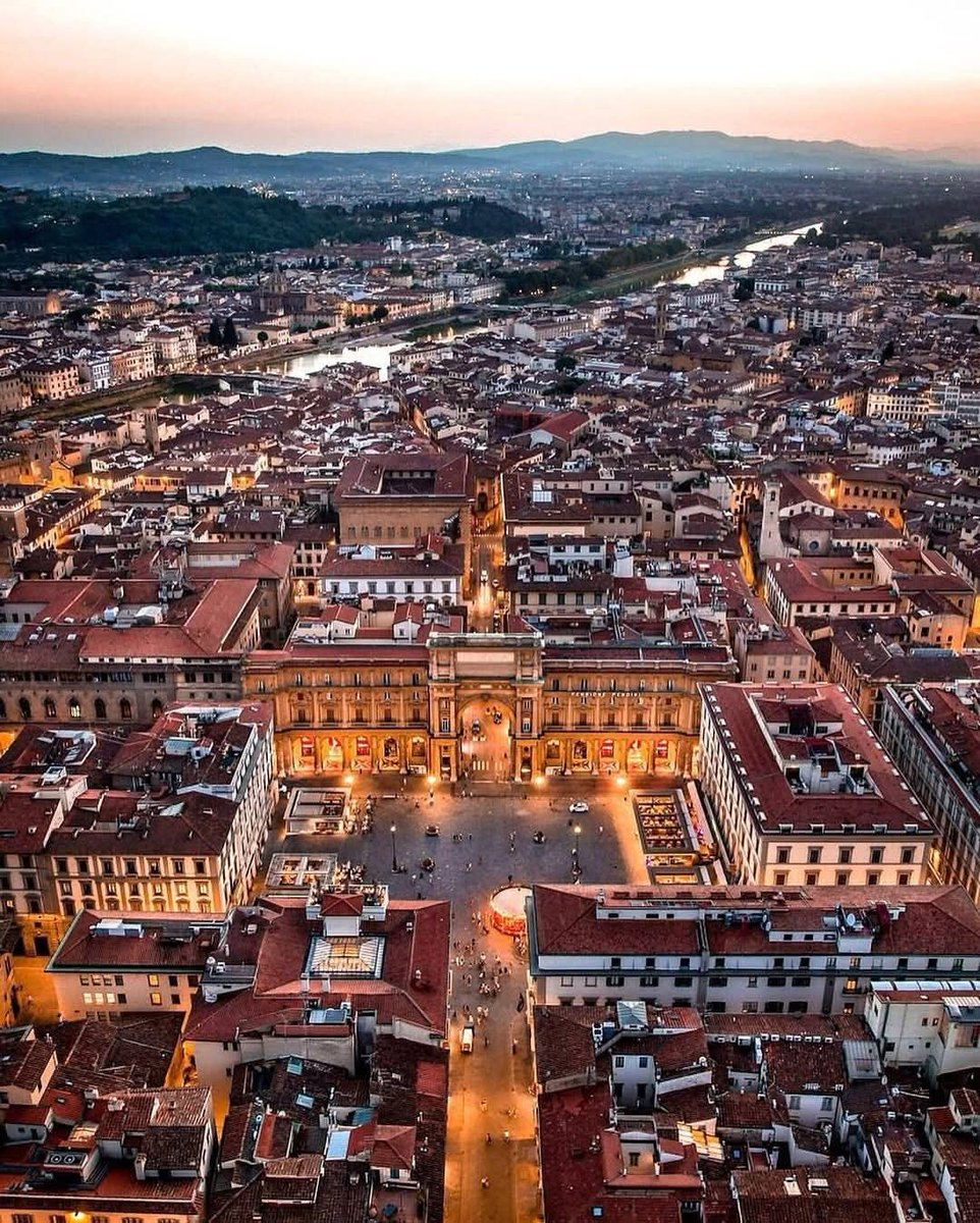 Earth38102's tweet photo. 📍Florence Italy  🇮🇹 https://t.co/LpaLo85udX