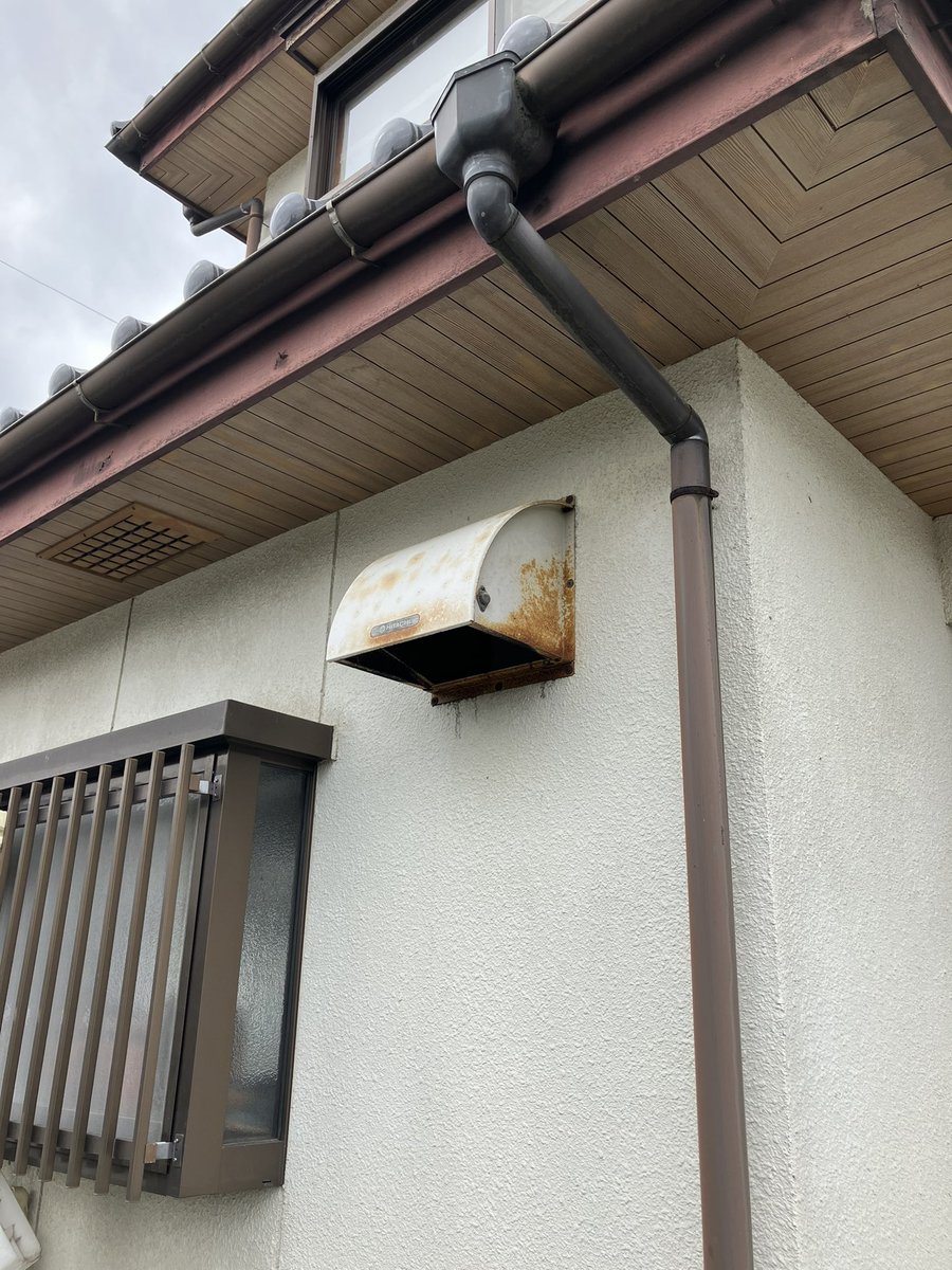 hybrida_gasweet's tweet image. 【換気扇】ビフォーアフター
数十年も放置プレイの屋外フード様
#キッチン #リフォーム 
#kitchen #reform 
#hybrida