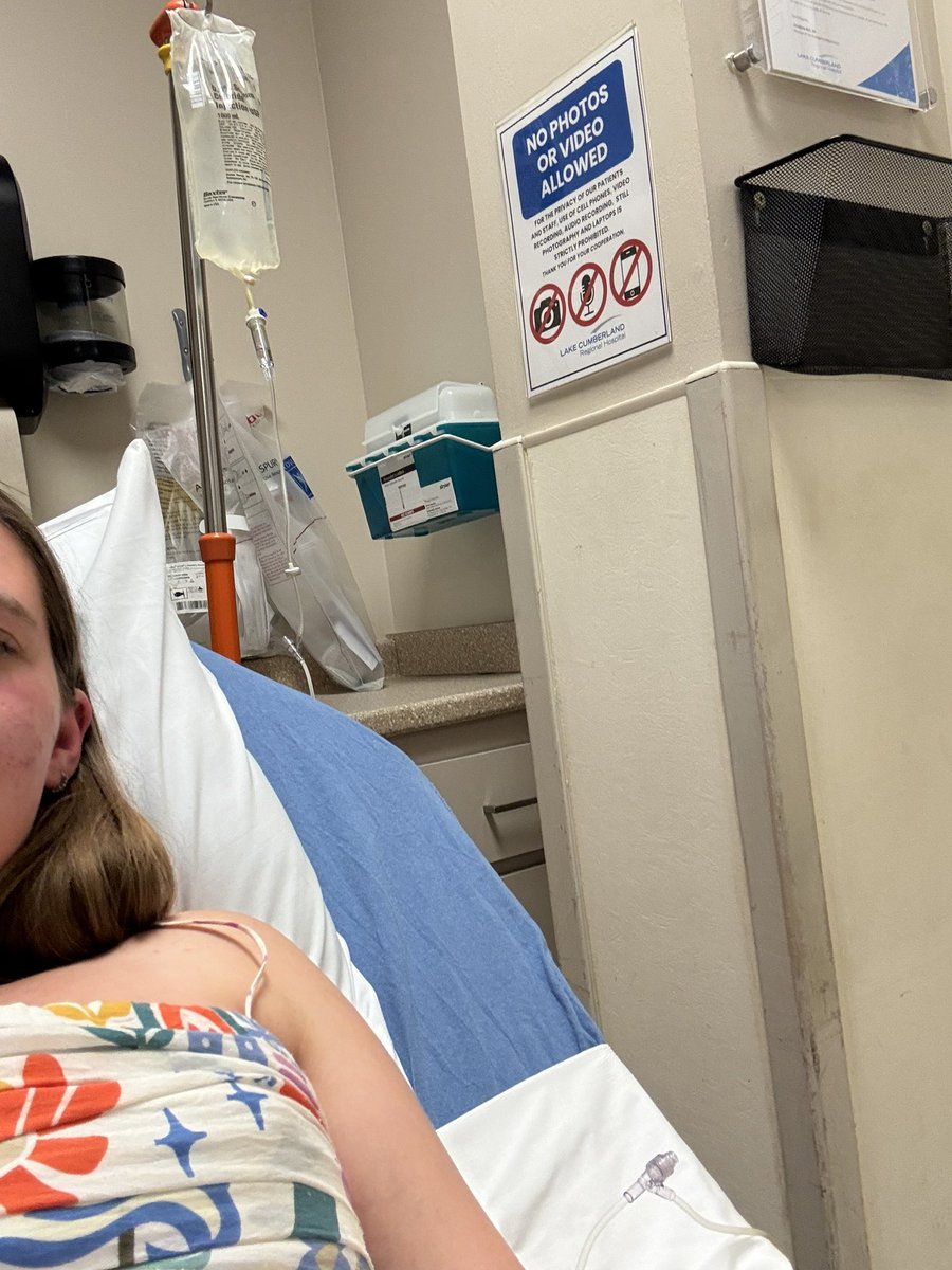 taylorrhudson's tweet photo. 8/10 pain in the ER but I’ve been begging god for this saline drip so…. https://t.co/RcVRPg2DfC