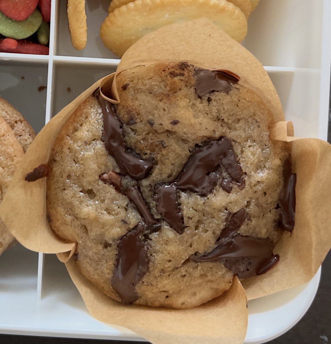 nmmgyus's tweet image. look 👀 at the muffin my gf made me 😲😲😲😲😲 rhe absolute #bliss im going to be in devouring this muffin ive been thinking about it all day ☀️
