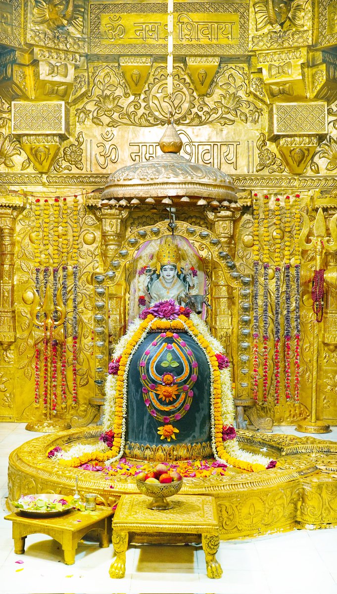 Somnath_Temple's tweet photo. श्री सोमनाथ महादेव मंदिर,
प्रथम ज्योतिर्लिंग - गुजरात (सौराष्ट्र)
दिनांक: 20 अप्रैल 2026, वैशाख शुक्ल तृतीया युक्त चतुर्थी - सोमवार
प्रातः श्रृंगार
04268721
#somnath #mahadev #shivji
#bhakti #somnathlivedarshan #somnathtemple #JaiSomnath #SomnathSwabhimaanParv https://t.co/8fFSPl1c8M