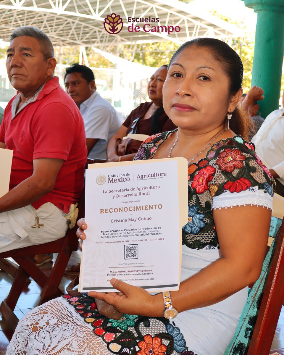 Escuelas de Campo tweet media