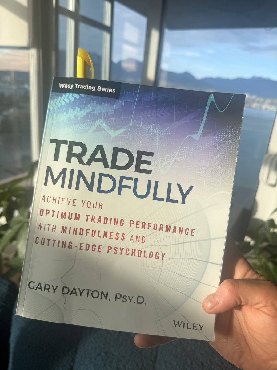 BearBullTraders's tweet photo. Currently reading Trade Mindfully by @DrGaryDayton and I genuinely cannot put it down. 

No matter how far you have come, never stop reading, never stop rewiring, never stop growing. The best traders are not the smartest. They are the ones who never get comfortable. https://t.co/LOtZjemkou