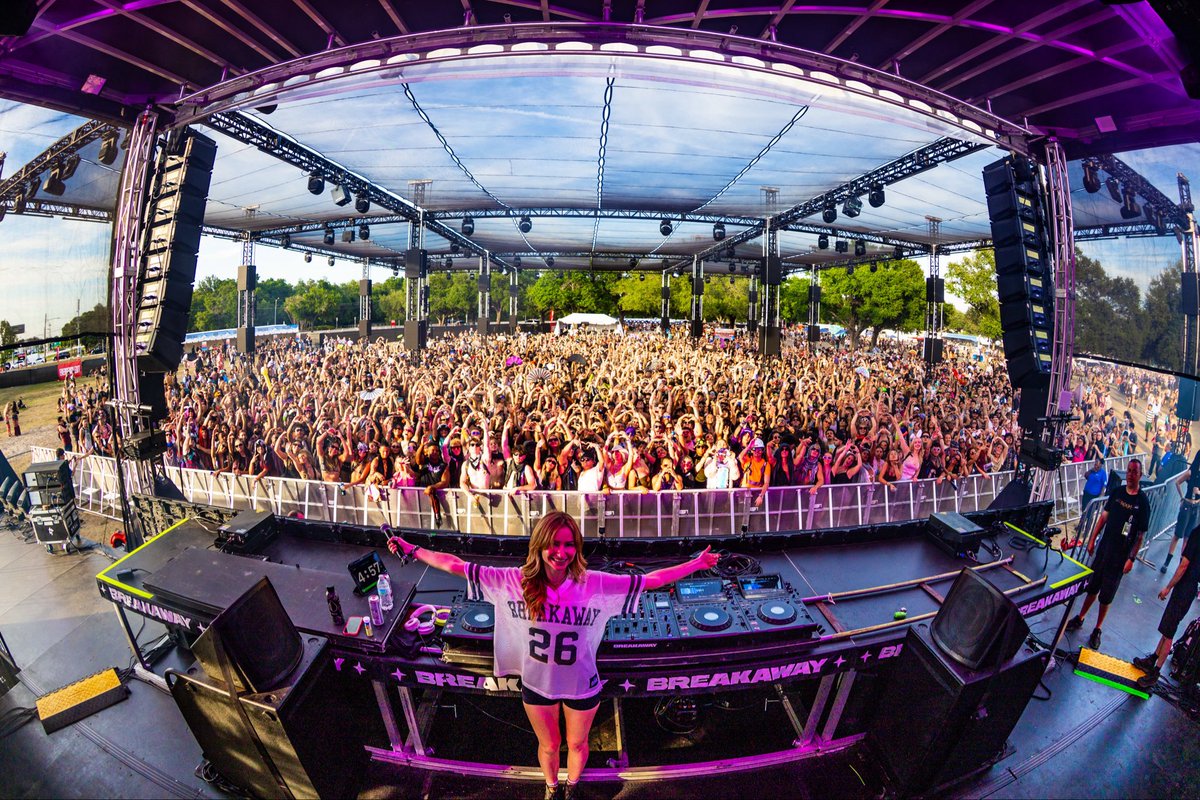 paulineherr's tweet photo. @BreakawayFest stays undefeated 🦋 https://t.co/lgtu6XwHGI