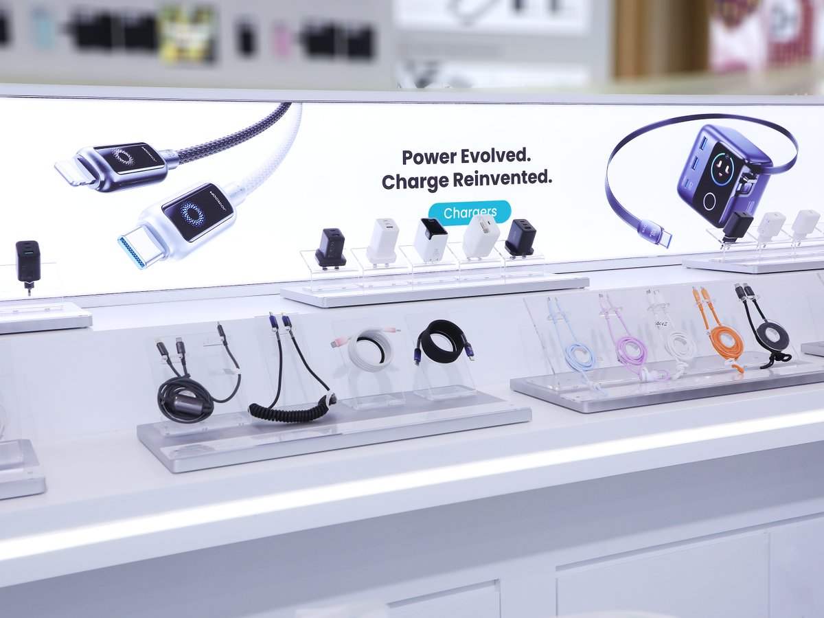 JOYROOMofficial's tweet image. #JOYROOM is live at AsiaWorld-Expo in Hong Kong (Booth 3G24, Hall 3) — showcasing our latest in high-power charging and AI-enhanced audio, two areas we’ve been quietly pushing forward.

If you’re into smart #technology and cutting-edge gadgets — come say hi. 👋

#exhibitions