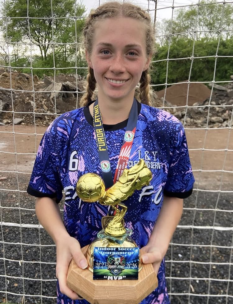 jaja_soccer2026's tweet image. Indoor league season ended today with my team #ReadingFc winning the championship game. Honored to have been chosen for the MVP award ⚽️

#FurorLatino🇲🇽 #Futbol #Campeonas #Soccer