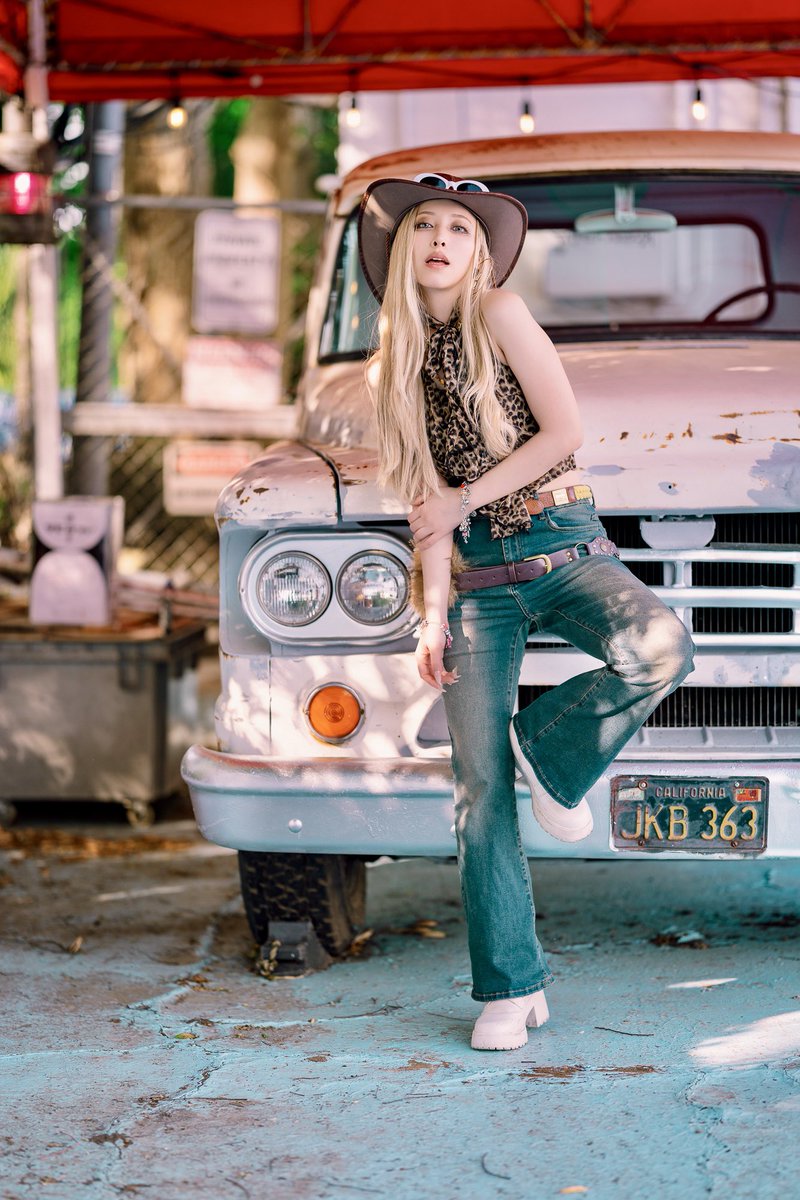 gaku_1010's tweet image. Vintage Ride, Wild Heart 🛻

📷 model：はせちゃん @mokehasese 

#SonyAlpha #portraitphotography