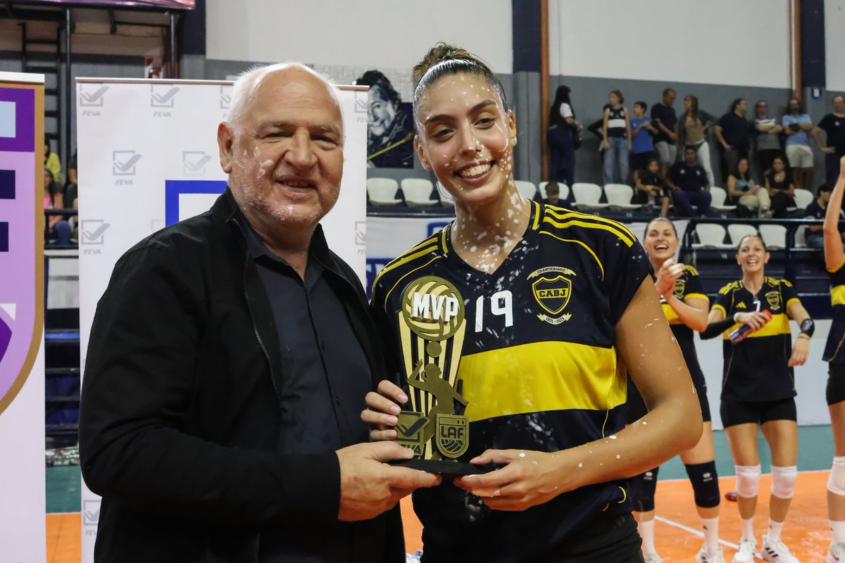 Voley_FeVA's tweet image. ¡Boca campeón de la #LAF 2026! 👏

👉 Triunfaron 3-1 frente a Gimnasia y cerraron la serie 2-0

🏆 Con este campeonato, las 'Guerreras' obtienen su noveno título

🏅 Gisela Otamendi, MVP de la final