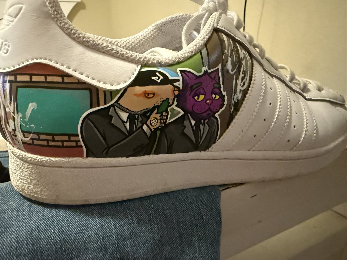 Rulando_Fun's tweet photo. These sneakers are absolutely insane. 🔥👟
A legendary collaboration with @ShitCats_ thank you for the gift 🎁

And let me tell you something… when this meme hits the market, the revolution will be brutal.
The moves will be parabolic, the energy will be unmatched, and the hype will be unstoppable. 🚀

$SHATS is not coming to play it’s coming to take over.

And yes… in the next few weeks I’m getting my $BURNIE pair too. 😈🔥

The bullrun drip is loading.

#BurnieRoadto1Billion #shats #burnie