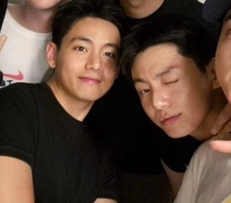 detective_dee_'s tweet photo. 이때 진짜 어디 체육학과에서 볼법한 ㄱㅇ 커플 느낌이었는데.... 지금보니 둘다 전생같다 https://t.co/YpOrUtDFXS