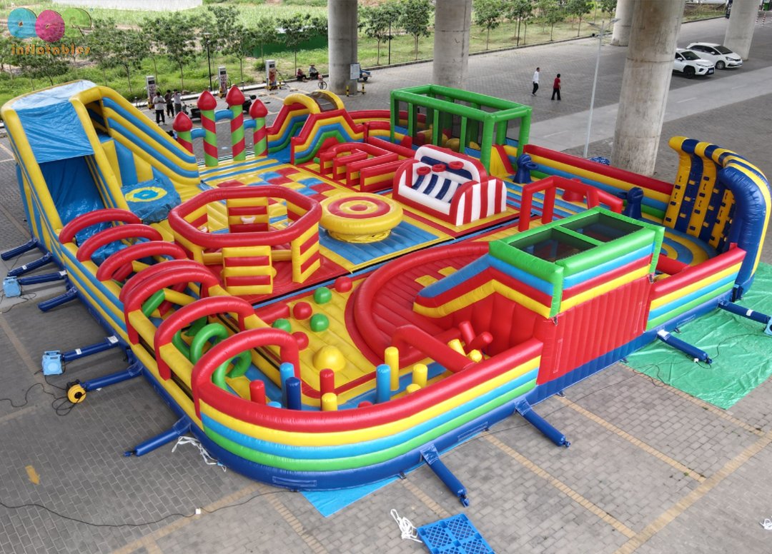 aceinflatable's tweet image. No more “I’m bored” this summer.  This giant inflatable theme park has everything: slides, obstacle courses, and non-stop fun.Perfect for backyard parties, festivals, or any big event.The ultimate crowd pleaser.#BackyardFun #SummerActivities #BounceHouse