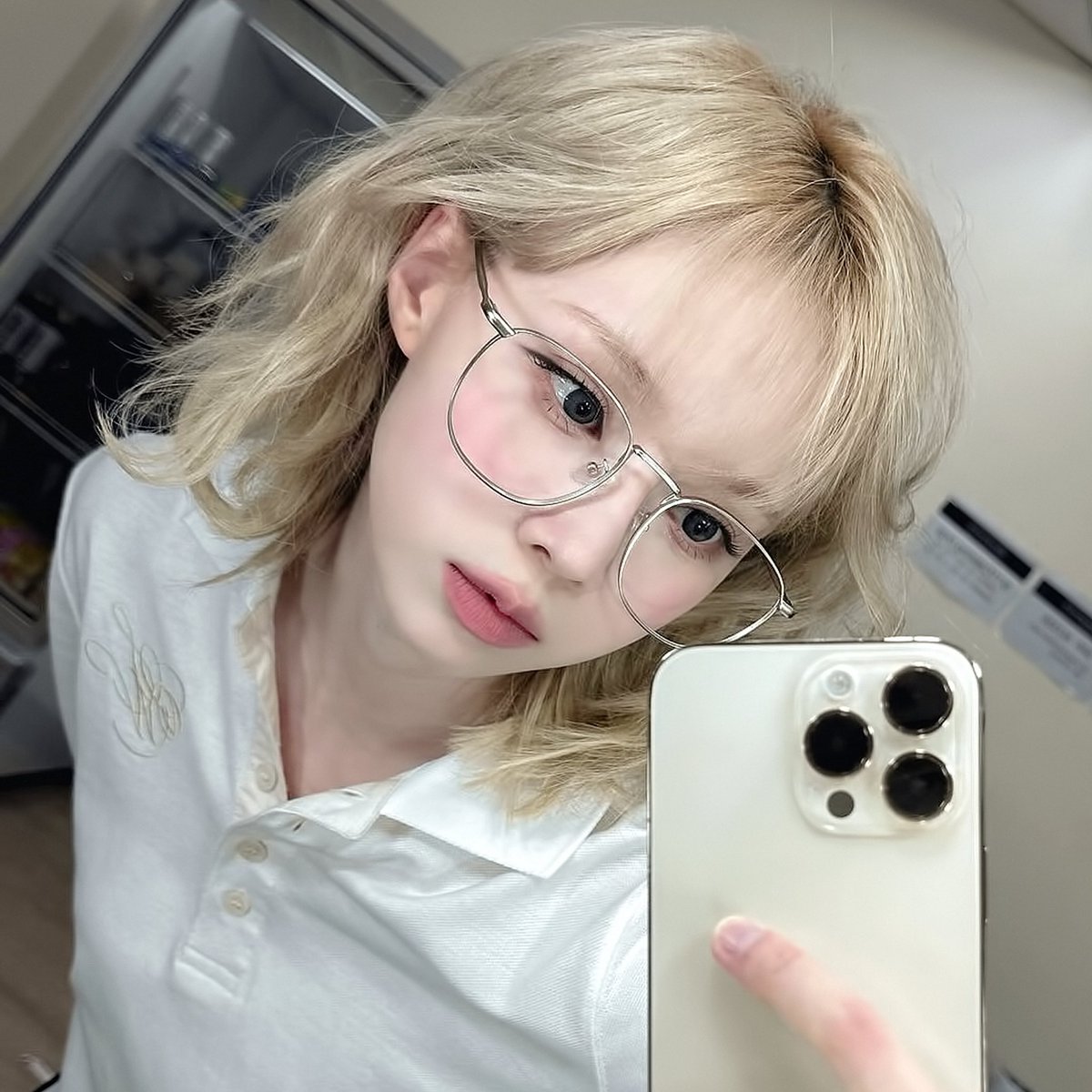 q_arii13's tweet image. her pretty hair colours  𝜗ৎ #winter #aespa