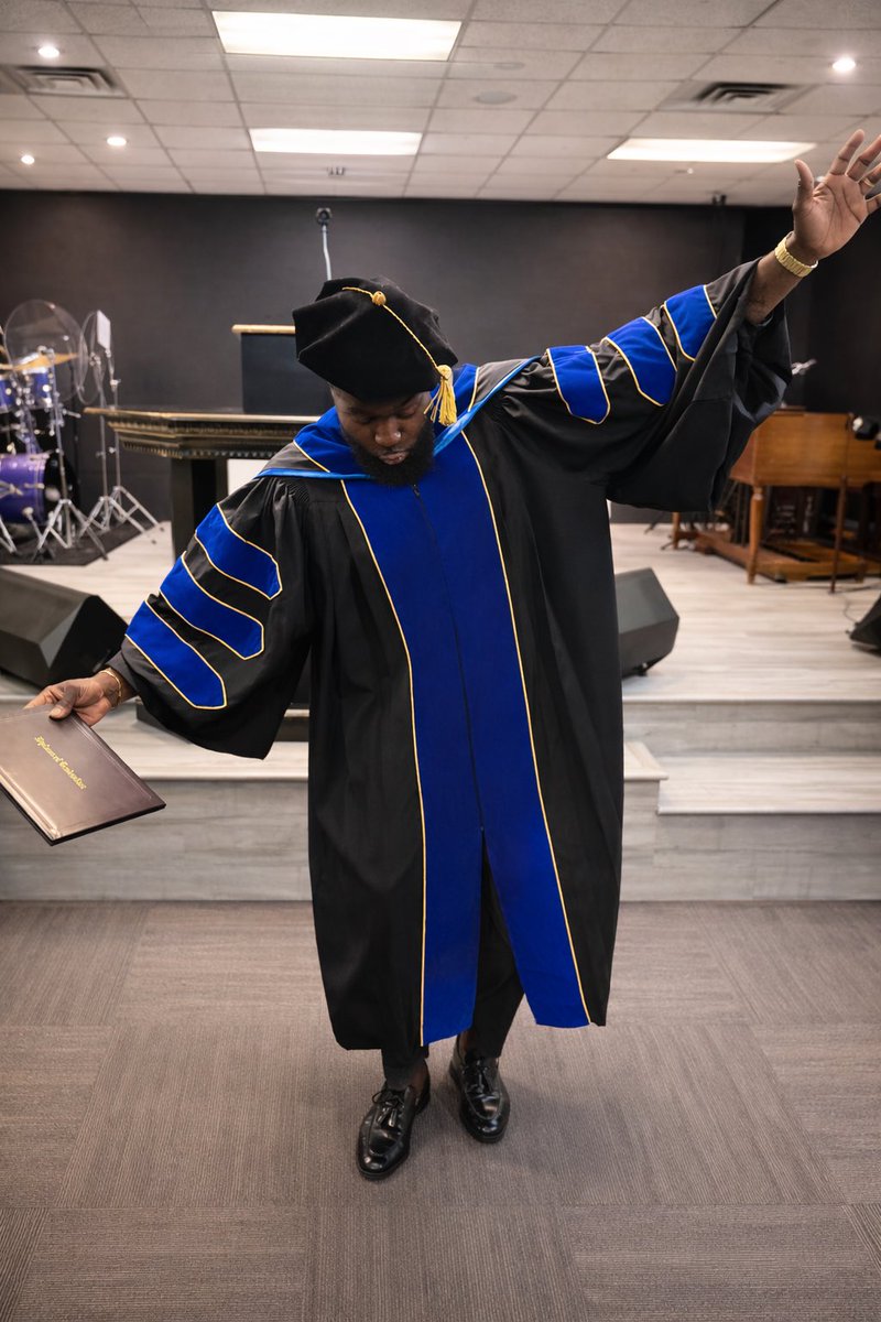 Nigerian_Godiva's tweet image. We did it ❗️❗️Ed.D. 🎓
Doctorate of Education — officially.
Grateful for the journey, the growth, and what’s next. #fyp #doctorate #educated #explorepage