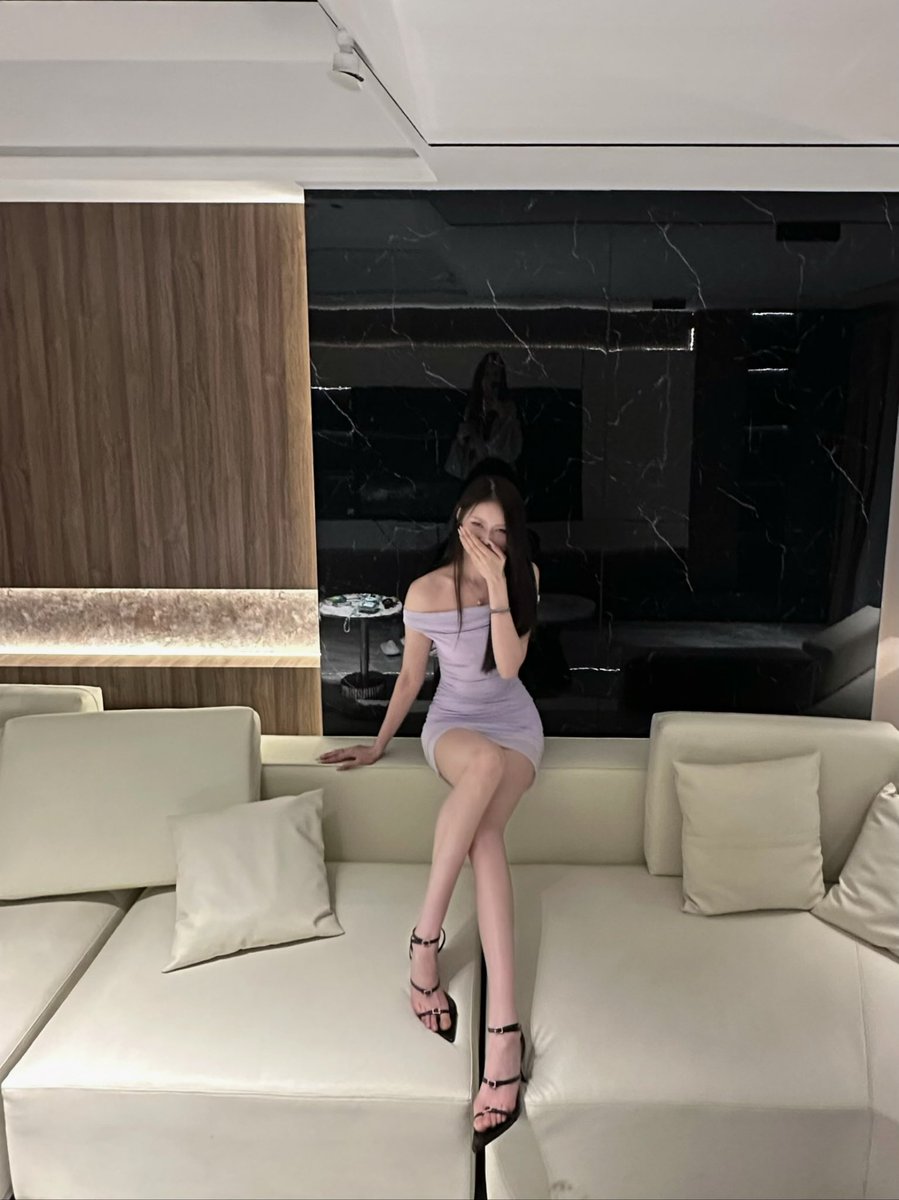不发擦边就滚 tweet media