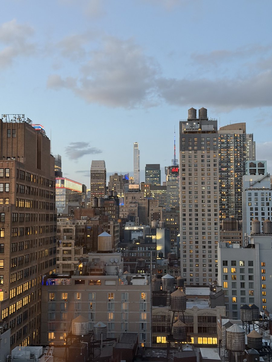 benholdenpxp's tweet image. 28th floor, Hyatt Place Chelsea on 24th Street. 💯🍎✊🏻🙏🏻
#nyc #thebigapple #manhattan #newyork #travel