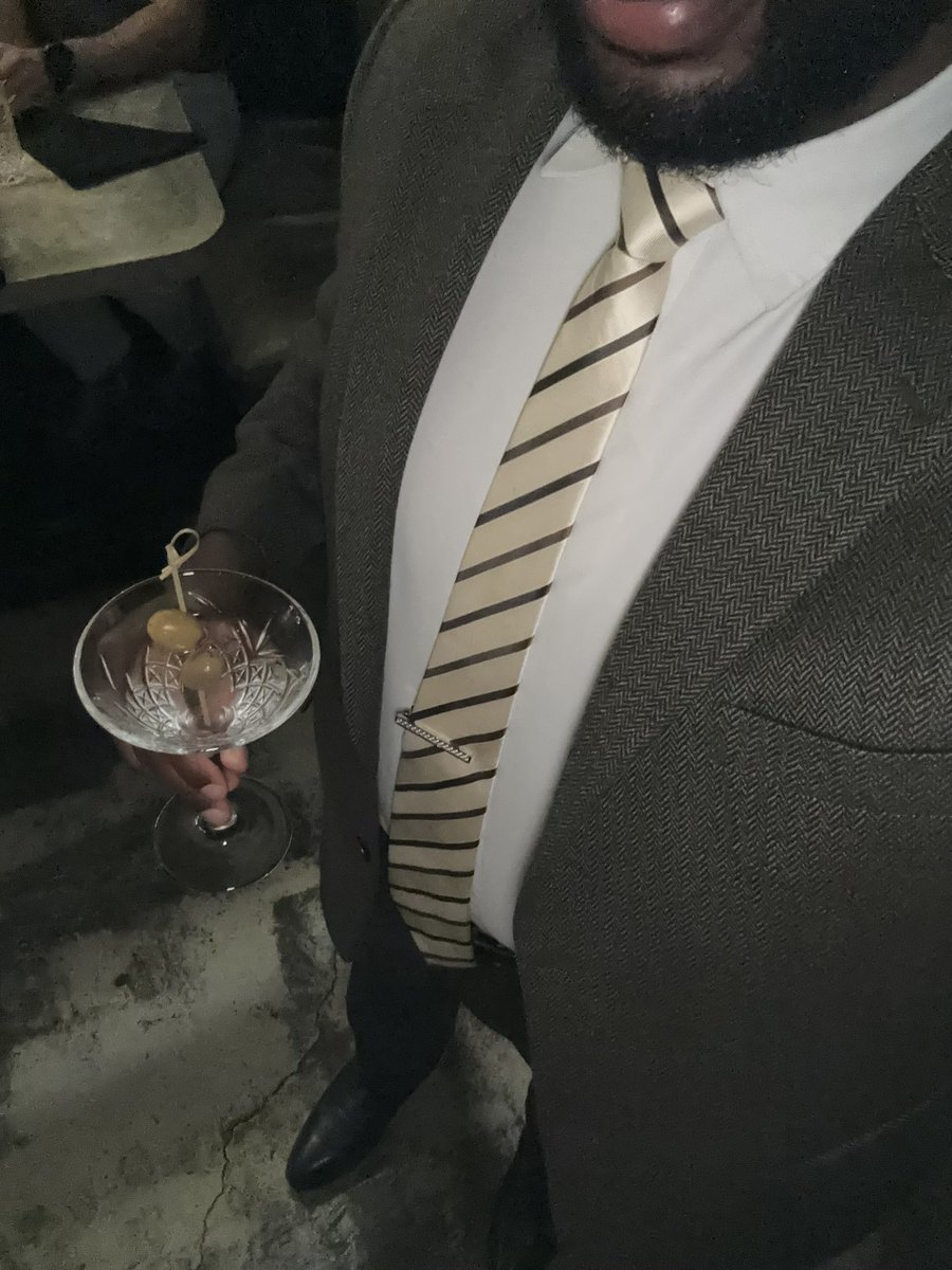 kalebcharrison's tweet image. the room already knows.

#mensstyle #classy #elegant #luxurylifestyle #fashion