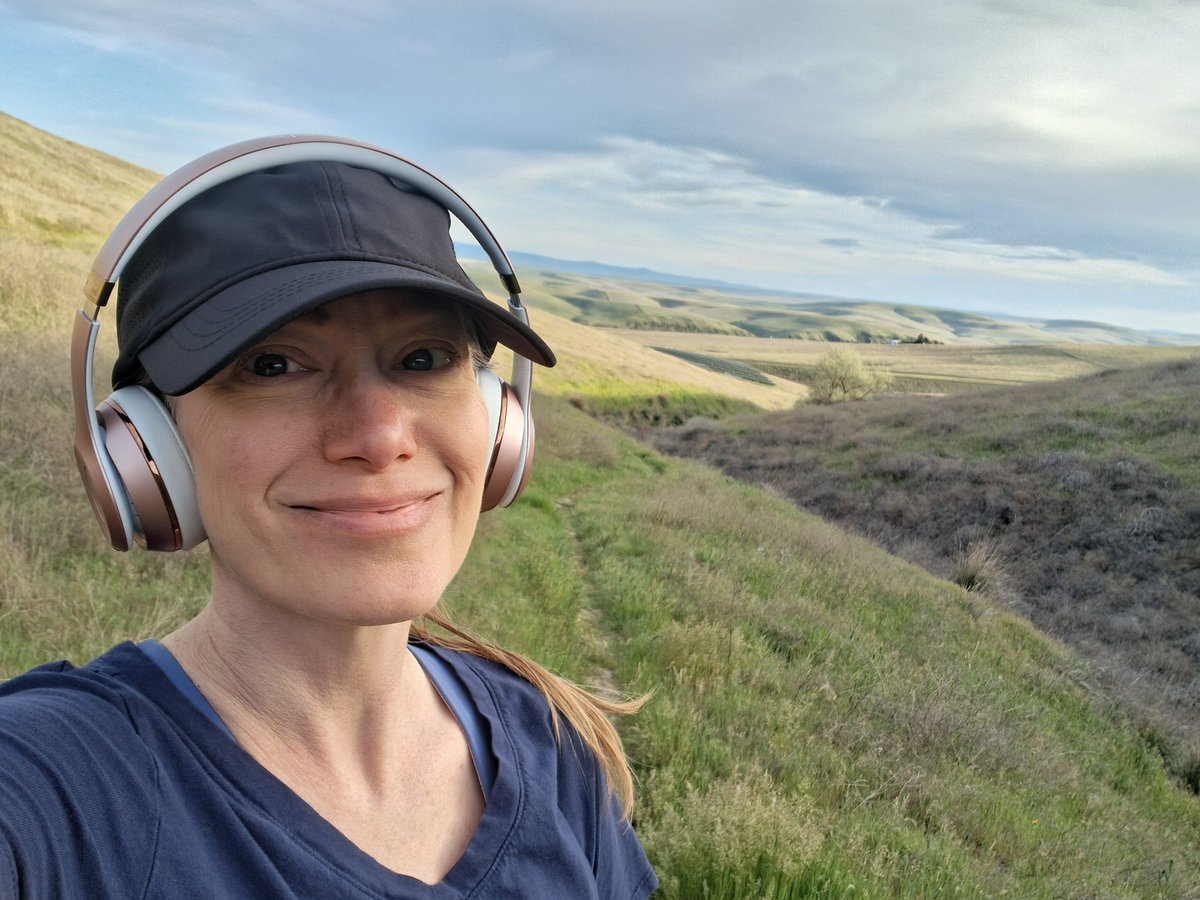 shaindelr's tweet image. 3.69 miles, 478 foot elevation gain. New shoes so took it slow. Beautiful day. Wildflowers everywhere 💗 #CharityMiles #everymilematters #getoutside