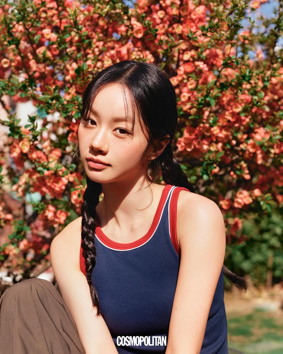 hyeribrazil's tweet image. HYERI x UNIQLO BY COSMOPOLITAN .

#유니클로 #UNIQLO #cosmopolitan #혜리 #hyeri