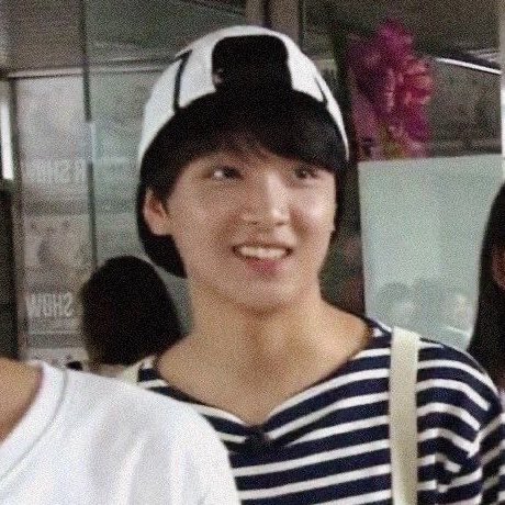 มีนนา ลี tweet media