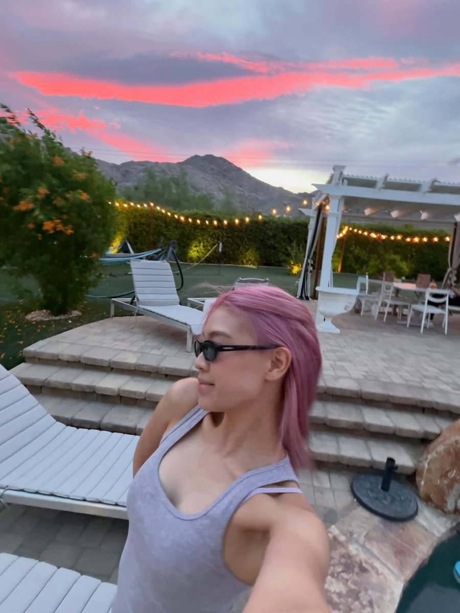 pinkcey and pink skies 😩🩷