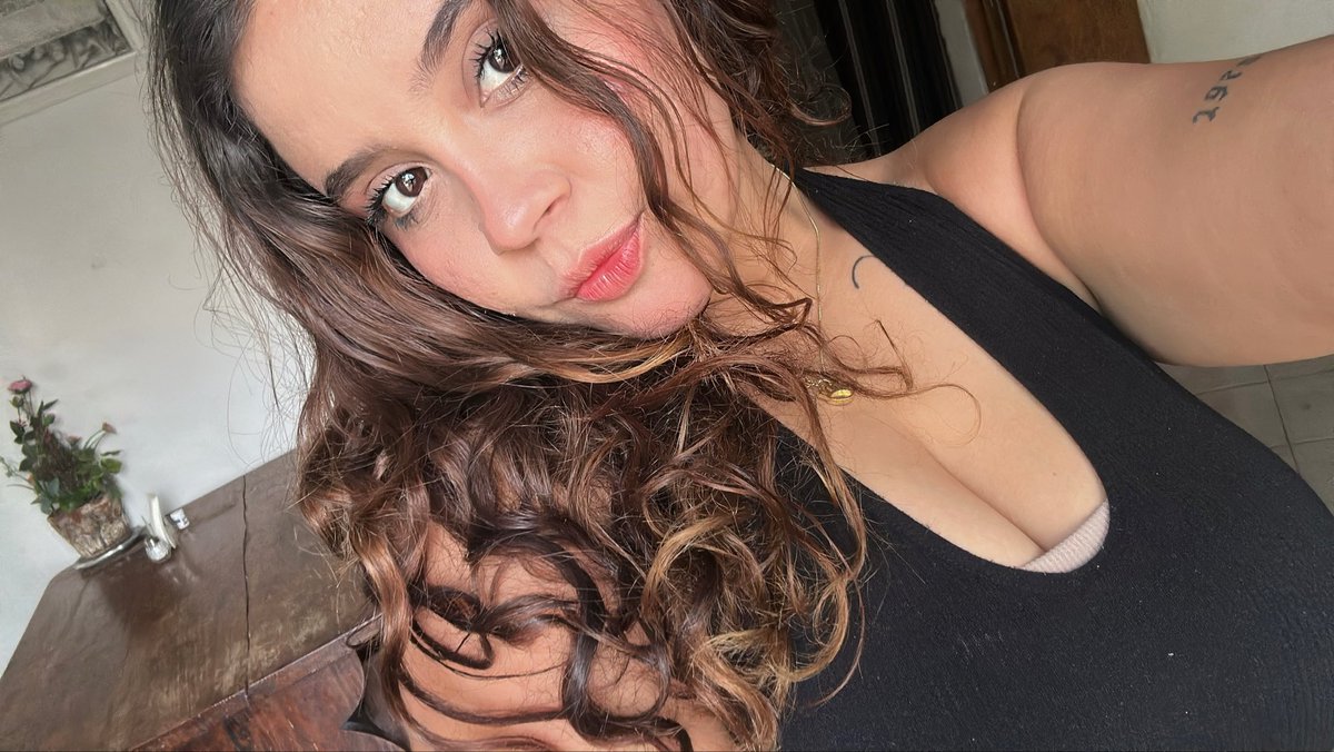 yiyi🍒 tweet media