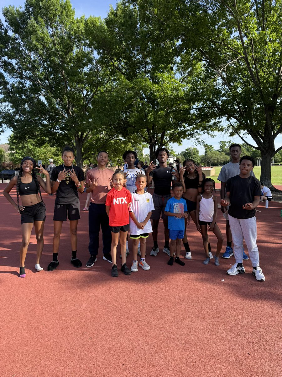 CoachJuice214's tweet image. Separation is in the work🤞🏿‼️ 
@madetrackclub 
#grind #trainhard #explore