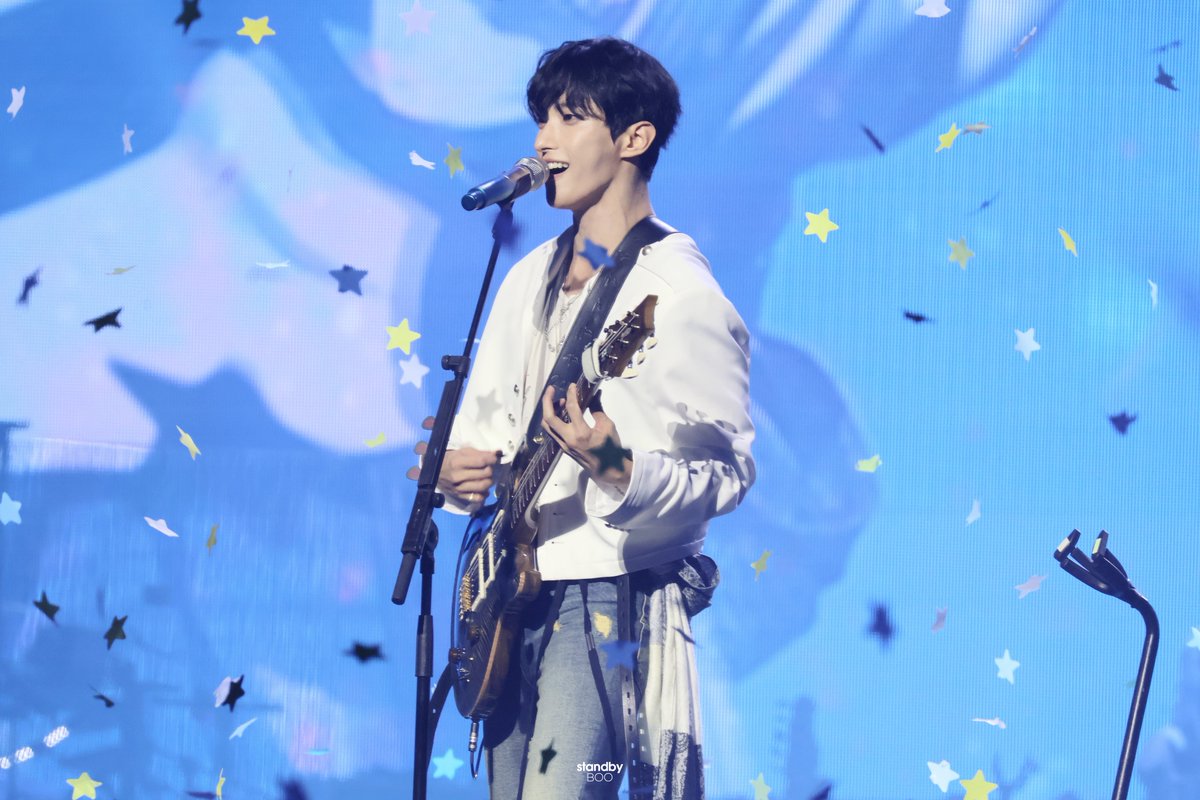 Prichuey_'s tweet image. 260418 DxS SERENADE incheon 

🎸

#DK #도겸 #이석민 
#SEVENTEEN #세븐틴 pic.x.com/ZFUAgIf98y