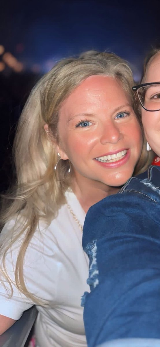 MacBam's tweet photo. This is Mrs. MacBam
I'm a lucky dude! https://t.co/k3PQaE4Zo1